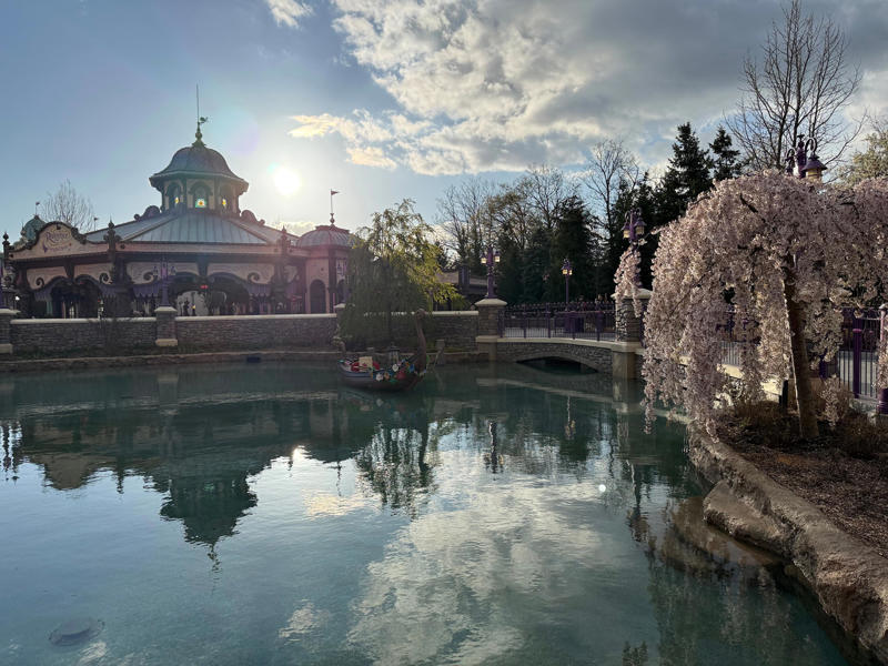 What is Disney Adventure World?, What is coming to Disney Adventure World?, Where is the World of Frozen going to be?, Is World of Frozen a separate ticket?, How much does Disneyland Paris cost?