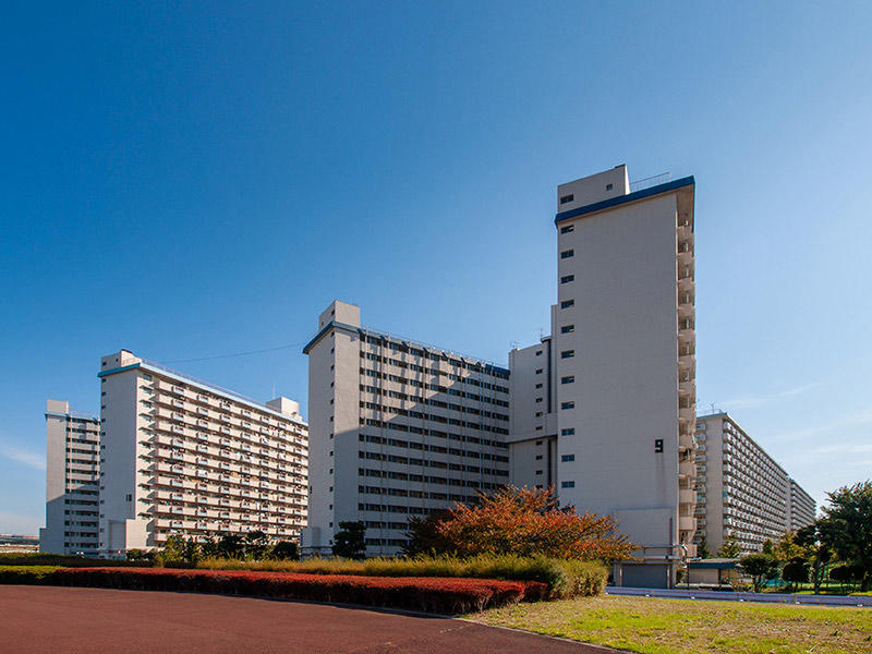 めくるめく団地の世界へようこそ！, 実は「団地」という言葉は幅が広いので、勝手に定義させていただきます, 団地界のアイドル「スターハウス住棟」をご覧ください！, 団地のタイプはまだまだ多彩。めくるめく団地ワールドにようこそ！, 時代が下って高層化した団地も、見どころがいっぱいです, 集合住宅好きながら戸建てへの誘惑も捨てきれない、背徳の「テラスハウス」
