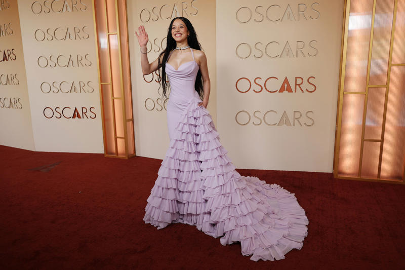 Gwyneth Paltrow , Anne Hathaway , Jacob Elordi , Audrey Nuna, Kate Hudson , Nicole Kidman , Hudson Williams, Teyana Taylor, Emma Stone , Jessie Buckley , Auliʻi Cravalho, Rose Byrne , Chase Infiniti , Barbie Ferreira, Shaboozey
