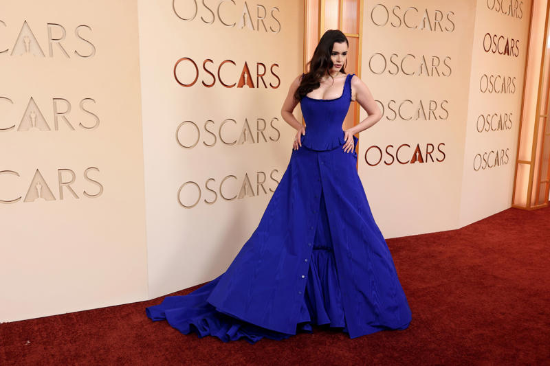 Gwyneth Paltrow , Anne Hathaway , Jacob Elordi , Audrey Nuna, Kate Hudson , Nicole Kidman , Hudson Williams, Teyana Taylor, Emma Stone , Jessie Buckley , Auliʻi Cravalho, Rose Byrne , Chase Infiniti , Barbie Ferreira, Shaboozey