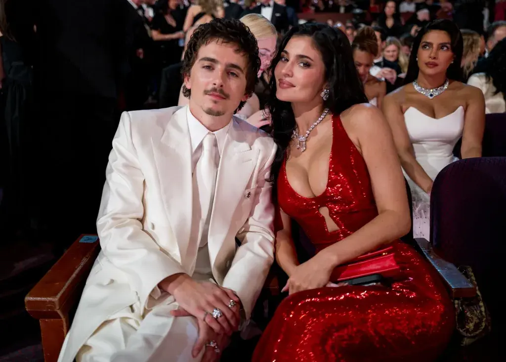 All Of Our Favourite Moments From The 2026 Oscars, Anna Wintour And Anne Hathaway Present In-Character, Ballerina Misty Copeland Performs During Sinners Musical Tribute, Come Good-Natured Ribbing At Timothée Chalamet’s Expense, A Moving In Memoriam, Bridesmaids Cast Reunites On-Stage, ‘Golden’ From KPop Demon Hunters Makes History, Robert Downey Jr. Presented Chris Evans With A Sparkly Thong, Michael B Jordan Wins Best Actor For Sinners, Jessie Buckley Wins Best Actress For Hamnet, One Battle After Another Takes Home Best Picture