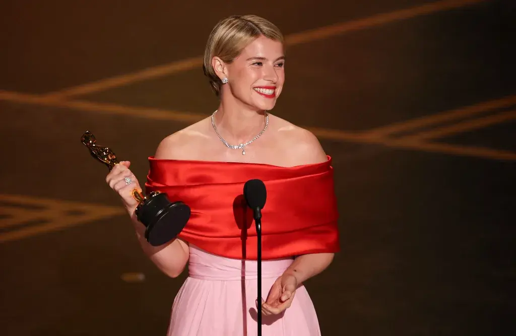 All Of Our Favourite Moments From The 2026 Oscars, Anna Wintour And Anne Hathaway Present In-Character, Ballerina Misty Copeland Performs During Sinners Musical Tribute, Come Good-Natured Ribbing At Timothée Chalamet’s Expense, A Moving In Memoriam, Bridesmaids Cast Reunites On-Stage, ‘Golden’ From KPop Demon Hunters Makes History, Robert Downey Jr. Presented Chris Evans With A Sparkly Thong, Michael B Jordan Wins Best Actor For Sinners, Jessie Buckley Wins Best Actress For Hamnet, One Battle After Another Takes Home Best Picture