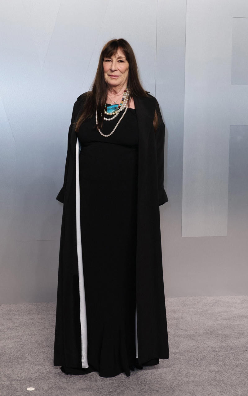 Anjelica Huston Oscars 2026, Jane Fonda, Sarah Pidgeon in Calvin Klein, Olivia Rodrigo in Saint Laurent, Naomi Watts in Balenciaga, Monica Lewinsky in Oscar de la Renta, Kim Kardashian in Gucci, Wendi Deng Murdoch and Grace Murdoch, Minnie Driver, Nicole Kidman, Marisa Abela in Revolve, Zoe Saldana in Saint Laurent, Helen Hunt in Stella McCartney, Hailey Bieber in Giorgio Armani, Kaia Gerber in Givenchy, Colman Domingo in Jacquemus, Philippine Leroy-Beaulieu, Sir Mick Jagger and Melanie Hamrick, Jeff Goldblum and Emilie Livingston in ERL Artisanal, Cara Delevingne in Thom Browne, Karlie Kloss in Gucci, Anjelica Huston, Sarah Paulson and Holland Taylor, Leslie Mann, Meg Ryan, Lauren Sanchez Bezos and Jeff Bezos, Tracee Ellis Ross in Marine Serre, Dree Hemingway in Conner Ives, Isla Fisher in Yara Shoemaker, Jessica Alba in Tamara Ralph, Kris Jenner in vintage Valentino, Rachel Sennott in Balenciaga, Dua Lipa and Callum Turner, Kristen Wiig in Monse, Elle and Dakota Fanning, Simone Ashley, Laura Harrier in Gucci, Kendall Jenner in Chanel, Grace Gummer, Mamie Gummer, Louisa Jacobson in Khaite, Suki Waterhouse and Robert Pattinson, Rita Ora in Tamara Ralph, Jessie Buckley in Chanel, Nicole Kidman in Chanel, Rose Byrne in Dior, Teyana Taylor in Chanel, Renate Reinsve in Louis Vuitton, Timothée Chalamet in Givenchy, Kylie Jenner in Schiaparelli, Demi Moore in Gucci, Gwyneth Paltrow in Armani Privé, Michael B. Jordan in Louis Vuitton, Zendaya and Robert Pattinson, Emma Stone in Louis Vuitton, Kate Hudson and Goldie Hawn, Chase Infiniti in Louis Vuitton, Felicity Jones in Prada, Anne Hathaway in Valentino, Odessa A’zion in Valentino, Wunmi Mosaku in Louis Vuitton, Elle Fanning in Givenchy, Kirsten Dunst and Jesse Plemons, Amy Madigan in Dior, Zoe Saldaña in Saint Laurent, Mia Goth in Dior, Paul Mescal and Gracie Abrams, Inga Ibsdotter Lilleaas in Loewe, Mikey Madison in Dior, Rachel McAdams in Alberta Ferretti, Mckenna Grace, Pedro Pascal in Chanel, Barbie Ferreira in GapStudio, Adrien Brody in Gucci, Jacob Elordi in Bottega Veneta, Charithra Chandran in Miss Sohee, EJAE in Dior, Audrey Nuna in Thom Browne, Rei Ami in Rahul Mishra, Huma Abedin and Anna Wintour, Leonardo DiCaprio in Dior, Kate Hawley, Damson Idris in Prada, Sigourney Weaver in Valentino, Alana Haim in Louis Vuitton, Heidi Klum, Hudson Williams in Balenciaga, Alicia Silverstone, Channing Tatum in Versace, Kathy Bates, Chloe Zhao, Joel Edgerton, Misty Copeland in David Koma, Maya Rudolph in Chanel, Ava DuVernay in Louis Vuitton, Anna Wintour, Benicio Del Toro in Giorgio Armani, Usher in Giuliva Heritage, Melissa McCarthy, Jack O’Connell in Dunhill, Lola Kirke in Simone Rocha, Fran Drescher in Ami, Jason Bateman in Dunhill, Ariana Greenblatt in John Galliano, Stellan Skarsgård, Kristen Wiig in Elie Saab, Jacobi Jupe, Kieran Culkin in Paul Smith, Nick Jonas and Priyanka Chopra Jonas, Wagner Moura in Zegna, Conan O’Brien, Vicky Krieps in Bottega Veneta, Ethan Hawke, Shaboozey in Campillo, Spike Lee, Joe Alwyn in Valentino, Kevin O’Leary, Ryan Destiny in Ami, Javier Bardem, Mark Strong in Giorgio Armani, Felix Kammerer in Saint Laurent, Ginnifer Goodwin in Monse, Susie and Nick Cave, Amelia Dimoldenberg in Ralph Lauren, Manu Rios in Saint Laurent