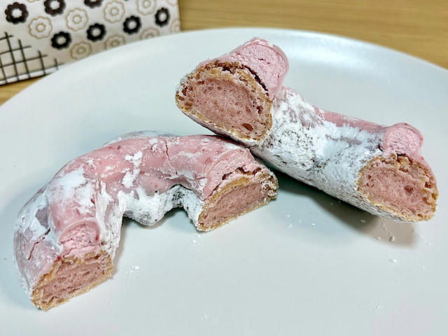 1. 「桜もちっとドーナツ 咲くいちごみるく」, 2. 「桜もちっとドーナツ 春かおるいちご風」, 3. 「桜もちっとドーナツ 春めくいちごホイップだいふく風」, 4. 「桜もちっとドーナツ 花やぐいちごみるくカスタード」