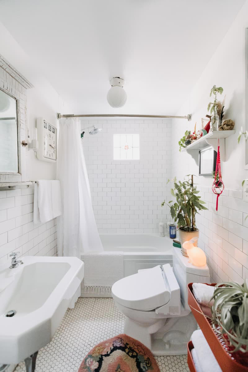 Alcove Tubs, Colorful Tile and Plumbing Fixtures, Wallpaper, Accent Toilet Seats, Design Defined, Further Reading