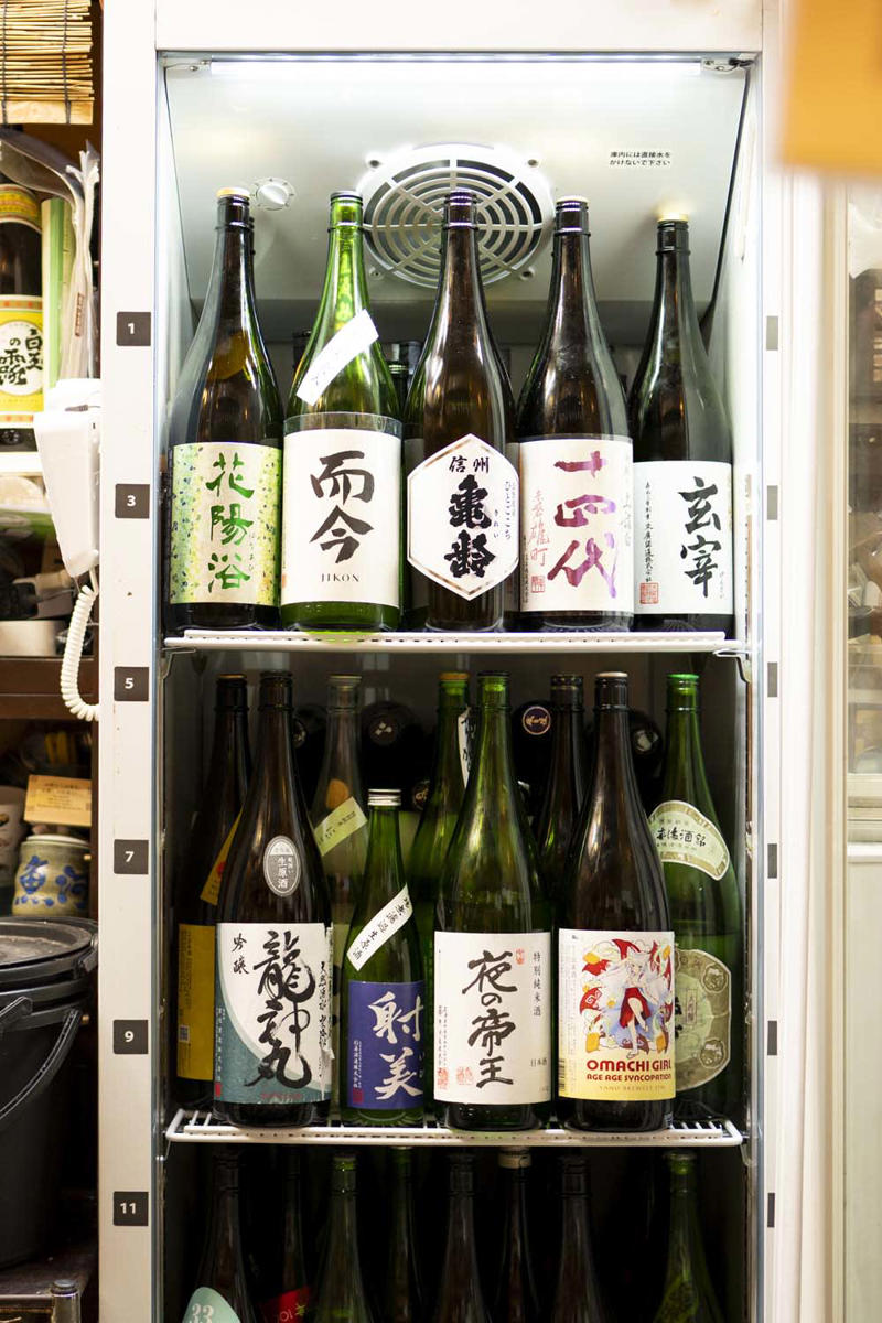 さばきたて、即カウンターの幸せ『酒とつまみと魚屋と』, 『酒とつまみと魚屋と』店舗詳細, てっちりがコレ？の二度見プライス『居酒屋 いなか』, 『居酒屋 いなか』店舗詳細, 尻に根が張る心地よい酒肴たち『六人衆』, 『六人衆』店舗詳細, 黒板メニューが必見のフレンチ酒場『フレンチバル FujiTaka』, 『フレンチバル FujiTaka』店舗詳細, ほの暗いカウンターから翔 んでWORLD『FROGPLACE』, 伊達な兄弟が導くリトルイタリー『アンドゥ―マ』, 『アンドゥ―マ』店舗詳細