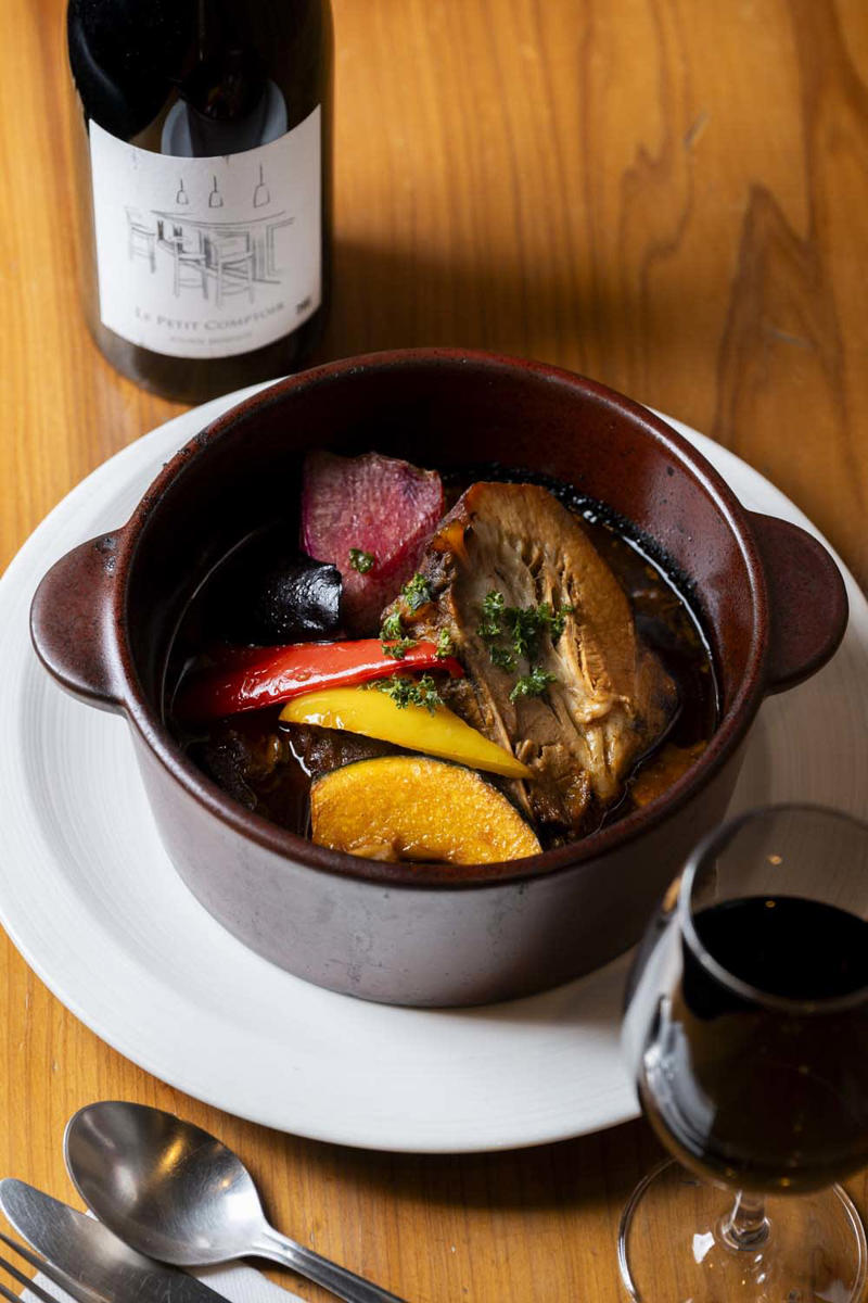 さばきたて、即カウンターの幸せ『酒とつまみと魚屋と』, 『酒とつまみと魚屋と』店舗詳細, てっちりがコレ？の二度見プライス『居酒屋 いなか』, 『居酒屋 いなか』店舗詳細, 尻に根が張る心地よい酒肴たち『六人衆』, 『六人衆』店舗詳細, 黒板メニューが必見のフレンチ酒場『フレンチバル FujiTaka』, 『フレンチバル FujiTaka』店舗詳細, ほの暗いカウンターから翔 んでWORLD『FROGPLACE』, 伊達な兄弟が導くリトルイタリー『アンドゥ―マ』, 『アンドゥ―マ』店舗詳細