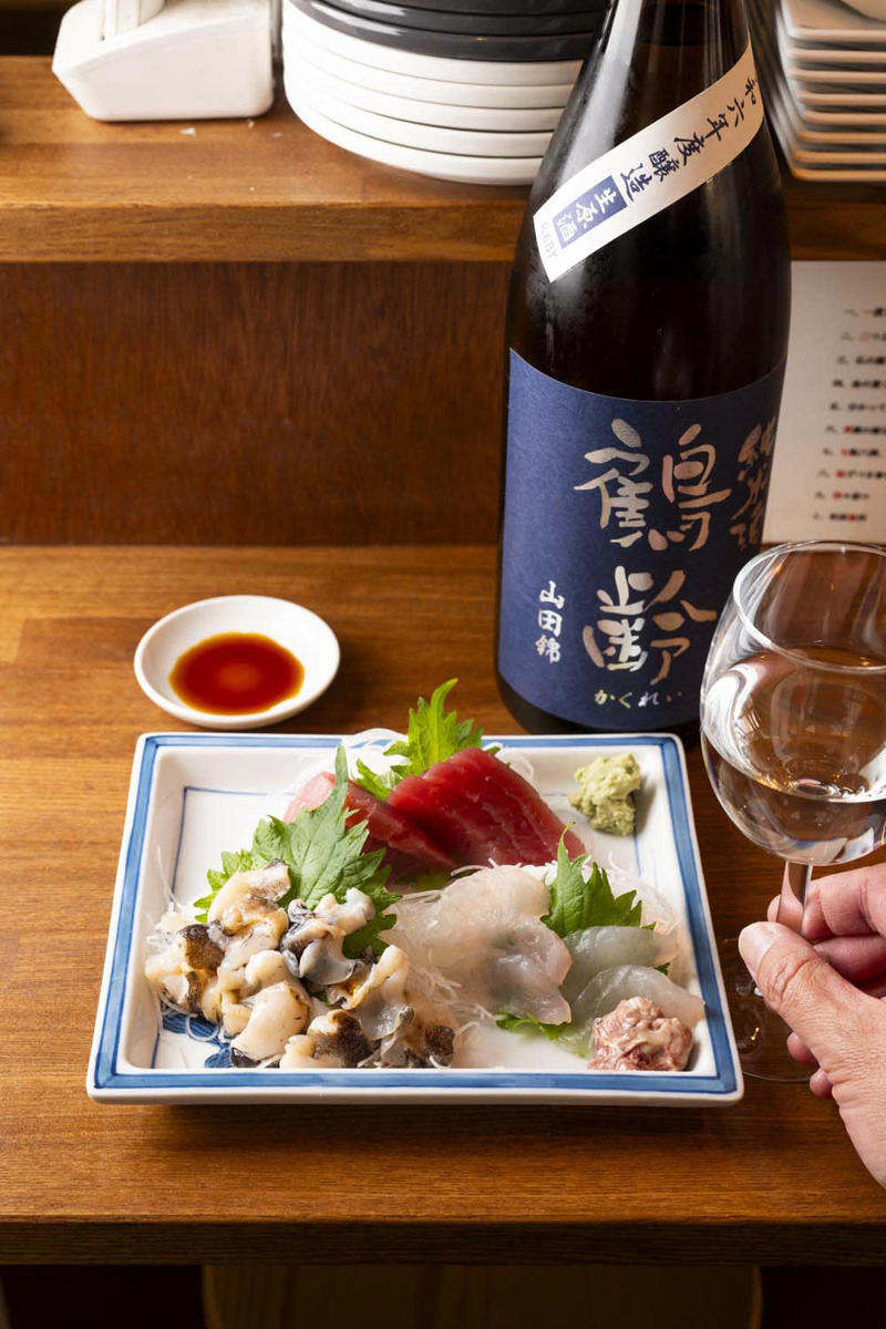 さばきたて、即カウンターの幸せ『酒とつまみと魚屋と』, 『酒とつまみと魚屋と』店舗詳細, てっちりがコレ？の二度見プライス『居酒屋 いなか』, 『居酒屋 いなか』店舗詳細, 尻に根が張る心地よい酒肴たち『六人衆』, 『六人衆』店舗詳細, 黒板メニューが必見のフレンチ酒場『フレンチバル FujiTaka』, 『フレンチバル FujiTaka』店舗詳細, ほの暗いカウンターから翔 んでWORLD『FROGPLACE』, 伊達な兄弟が導くリトルイタリー『アンドゥ―マ』, 『アンドゥ―マ』店舗詳細
