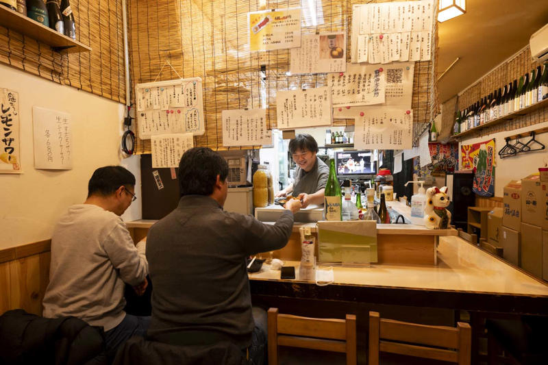 さばきたて、即カウンターの幸せ『酒とつまみと魚屋と』, 『酒とつまみと魚屋と』店舗詳細, てっちりがコレ？の二度見プライス『居酒屋 いなか』, 『居酒屋 いなか』店舗詳細, 尻に根が張る心地よい酒肴たち『六人衆』, 『六人衆』店舗詳細, 黒板メニューが必見のフレンチ酒場『フレンチバル FujiTaka』, 『フレンチバル FujiTaka』店舗詳細, ほの暗いカウンターから翔 んでWORLD『FROGPLACE』, 伊達な兄弟が導くリトルイタリー『アンドゥ―マ』, 『アンドゥ―マ』店舗詳細