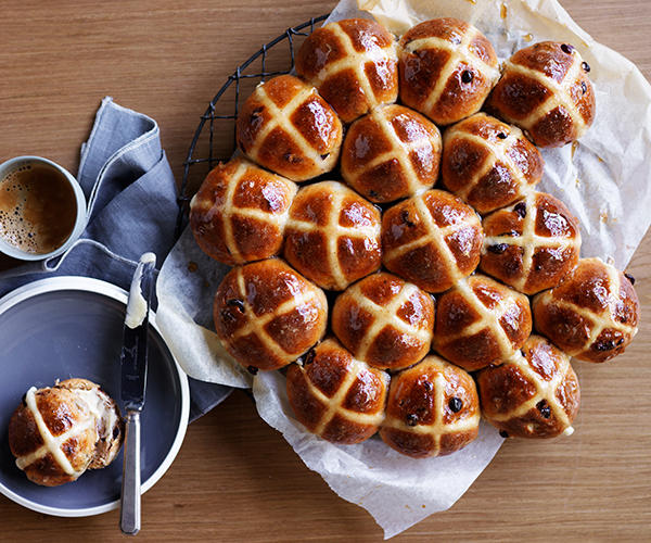 The best Easter desserts to make in 2026,          Flour and Stone’s Italian Easter tart      ,          Dan Pepperell’s hot cross cannoli      ,          Cuddura Cull’ova (Sicilian Easter biscuits)      ,          How to make tsoureki (Easter bread)      ,          Cassata      ,          Sweet cinnamon buns      ,          Chocolate and hazelnut babka      