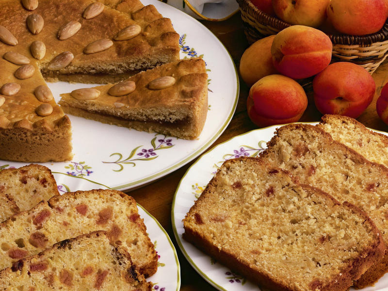          Triple-ginger loaf      ,          Lemon blueberry loaf cake with mascarpone icing      ,          Boiled pineapple fruit loaf      ,          Walnut, coffee and pear loaf      ,          Fruit and nut loaf      ,          Coffee and date loaf      ,          Date, carrot and honey loaf      ,          Pumpkin bread with lemon icing      ,          Brown butter loaf cake      ,          Gluten-free banana and date loaf      ,          Simple apple loaf cake      ,          Zucchini and walnut loaf      ,          Banana and raspberry loaf      ,          Banana date loaf      ,          Date and apricot loaf      ,          Flourless almond, plum and orange blossom loaf      ,          Banana caramel loaf      ,          Banana bread with passionfruit icing      ,          Coffee walnut loaf      ,          Passionfruit teacake      ,          Orange and fennel seed pound cake      ,          Raspberry and coconut loaf      ,          Tamarillo loaf cake      ,          Buttery almond and cranberry loaves      ,          Walnut sultana loaf      ,          Apple custard cake      ,          Madeira cake      ,          Coconut banana bread      ,          Blueberry yoghurt loaf      ,          Wholemeal date loaf      ,          Spiced pumpkin bread      ,          Lemon and currant loaf      ,          Spicy banana fruit loaf      ,          Cheese and bacon loaf      ,          Apple and apricot loaf      , Recipe tips &amp; tricks: lining a loaf pan, Choosing the right electric mixer, More beautiful cakes for morning tea