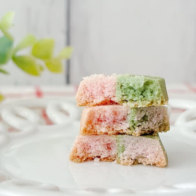 無印良品では、桜の風味を楽しめる「春のスイーツ」を販売中です。, 1.「おうちで味わうカフェメニュー ふんわり桜ラテ」, お湯を入れると、やさしいピンク色のラテに変わります。, ひと手間かけると、カフェ級の見た目になります。, 2.「桜のアイスボックスクッキー」, 食べた瞬間に、桜の香りが広がります。, サクサクの食感がクセになります。, 3.「桜のようかん」, 手を汚さず食べられるのが嬉しい！, 桜餅のような、甘じょっぱい味わいがたまりません。