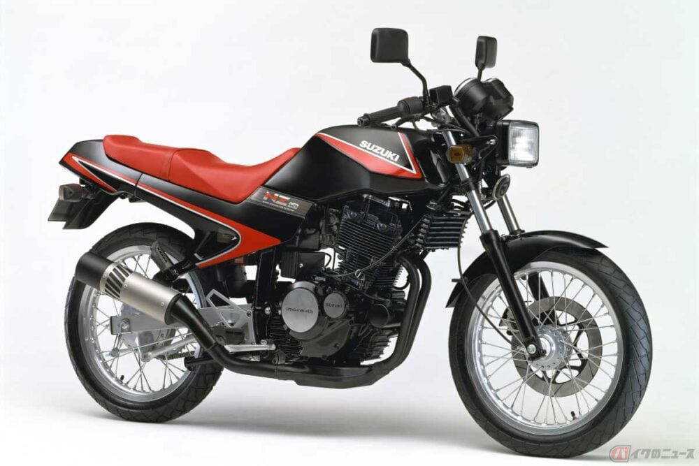 単気筒なのに、マフラー（エキパイ）が2本？, ホンダのマフラー2本出しは冷却性向上から始まった, スズキは燃焼室内の過流を促進, 水冷でも2本出しを続けたヤマハ