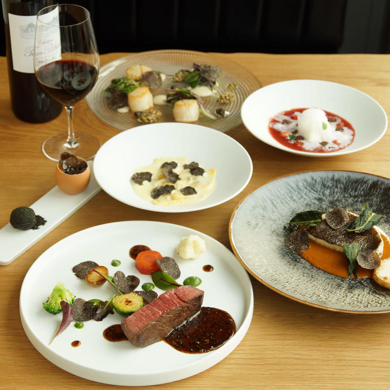 【2025年オープン】キルン＆トニック（Kiln &amp; Tonic）＠浜松町, 【2025年オープン】グレイルーム（THE GREY ROOM）＠銀座, 【2025年オープン】トゥールームス（TWO ROOMS）＠表参道, 【2024年オープン】ナチュール トウキョウ（natuRe tokyo）＠外苑前, 【2024年オープン】ステラワークス レストラン アンド バー（STELLAR WORKS Restaurant &amp; Bar）＠青山一丁目, ピニェート（PIGNETO）＠大手町, アッパー（THE UPPER）＠丸の内, バルコニー・バイ・シックス（Balcony by 6th）＠麻布台ヒルズ, フレンチ キッチン（The French Kitchen）＠六本木, アルティザン ドゥ ラ トリュフ パリ（Artisan de la TRUFFE Paris）＠六本木, トゥエルブ ガーデンズ バー アンド グリル（TWELVE GARDENS BAR &amp; GRILL）＠赤坂, ラシーヌ アオヤマ（RACINES AOYAMA）＠北青山, ザベルコモ（THE BELCOMO）@外苑前, ボネラン（bonélan）＠表参道, イル・ルピーノ・プライム（IL LUPINO PRIME）＠北青山, イータリー原宿（Eataly）＠原宿, ディストリクト ブラッスリー・バー・ラウンジ（District - Brasserie, Bar, Lounge）＠新宿, Gallery 11（ギャラリー イレブン）＠渋谷, 富錦樹台菜香檳（フージンツリー） ＠三越前, ダイチノレストラン（DAICHINO RESTAURANT）＠立川
