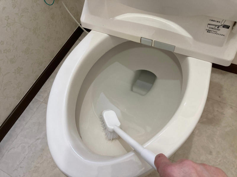 その1.便器の中だけを掃除して終わらせる, その2.いきなりウエットシートで拭く, その3.洗剤を多く使いすぎている, その4.手が触れる場所を掃除していない