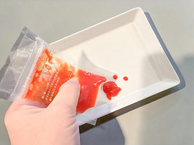 新商品！「チャック付き 調味料用小分け袋」, さまざまな用途に使える「ポリプロピレン スタンドじゃばらファイル」, これ1つで整理整頓！「ナイロンメッシュバッグインバッグ（タテ型）」, デスクの上にも！「ポリプロピレンごみ箱・角型・ミニ」, 「ポリエステル パスポートケース クリアポケット付」