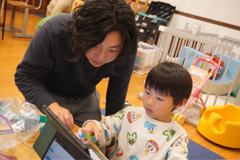 ■子ども向けのプログラミング教室を開催, ■東京から、縁もゆかりもない島へ, ■島で見つけた、もう一つの働き方, ■自然の中で育つ、子どもたちの「好き」, ■「一斉に教えない」プログラミング教室　, ■「つながり」を作る実験の場