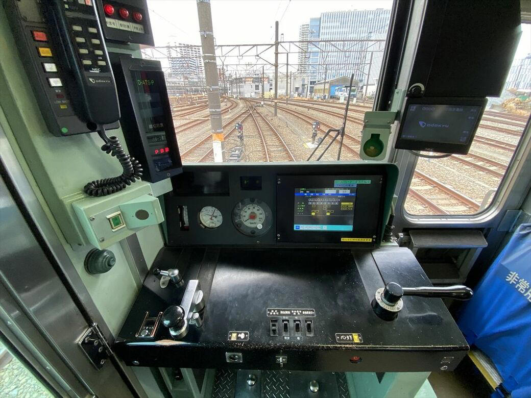 小田急車両の「少数派」, 幅1.6mのドアが並ぶ, 細かいところにも新機軸, 10両化や千代田線直通はならず, 地道な活躍で存在感