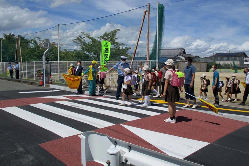 ルールを知っていても守られない「歩行者優先」, 全国でスムーズ横断歩道の実証実験が行われている理由, ゾーン30の効果を高める「停止率」と「速度低下」, 「データ」と「物理対策」を組み合わせた新しい交通安全, 意識に頼らぬ交通環境の確立へ