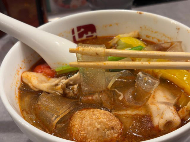 ・七宝麻辣湯というチェーン店へ, ・システムが複雑, ・具材選びのバリエーションがヤバすぎる, ・出来上がったオリジナル麻辣湯は……, ・若い女子に人気なの、納得しかない
