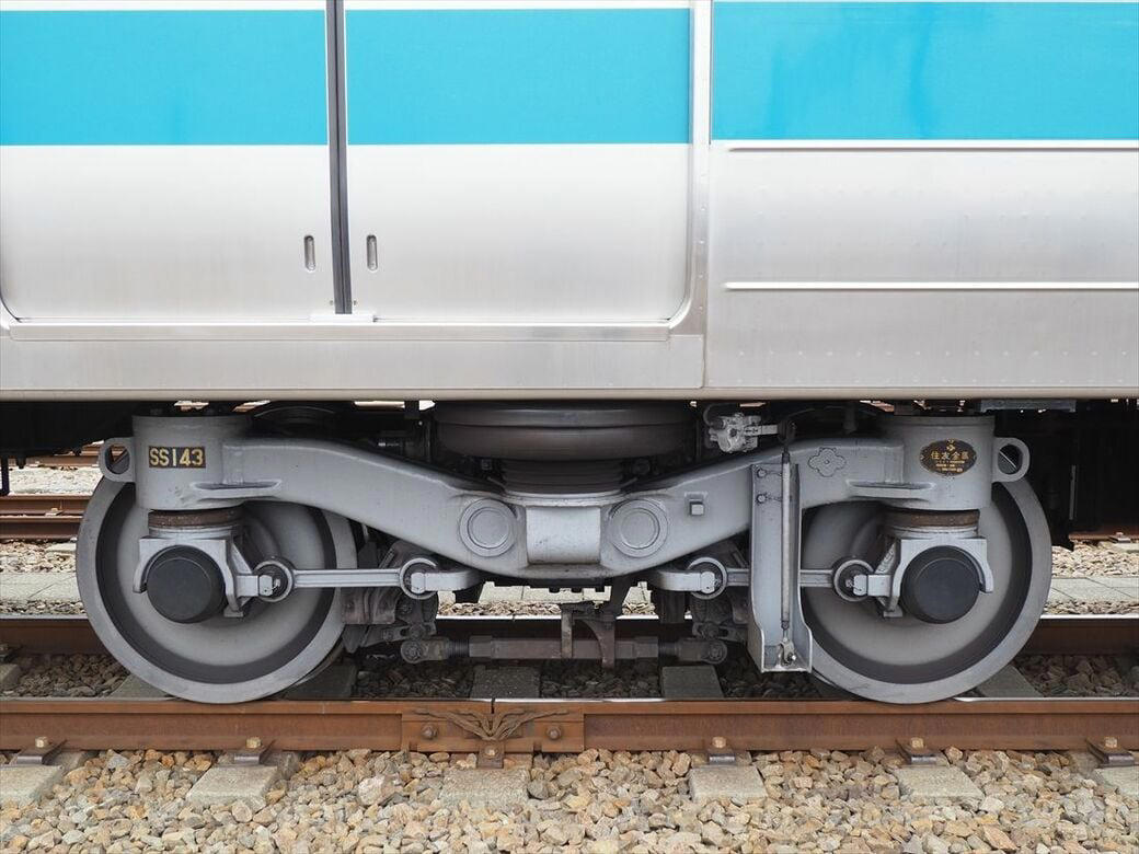 小田急車両の「少数派」, 幅1.6mのドアが並ぶ, 細かいところにも新機軸, 10両化や千代田線直通はならず, 地道な活躍で存在感