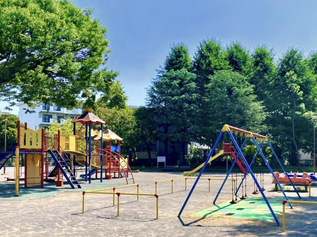 公園のベンチにいた男性　園児が自然に近づき…, 届いたのは「不審者扱いされた」との電話, 「判断は適切」多くの共感の声, 保育士が公園で意識していること,  “安全側に倒す”という選択