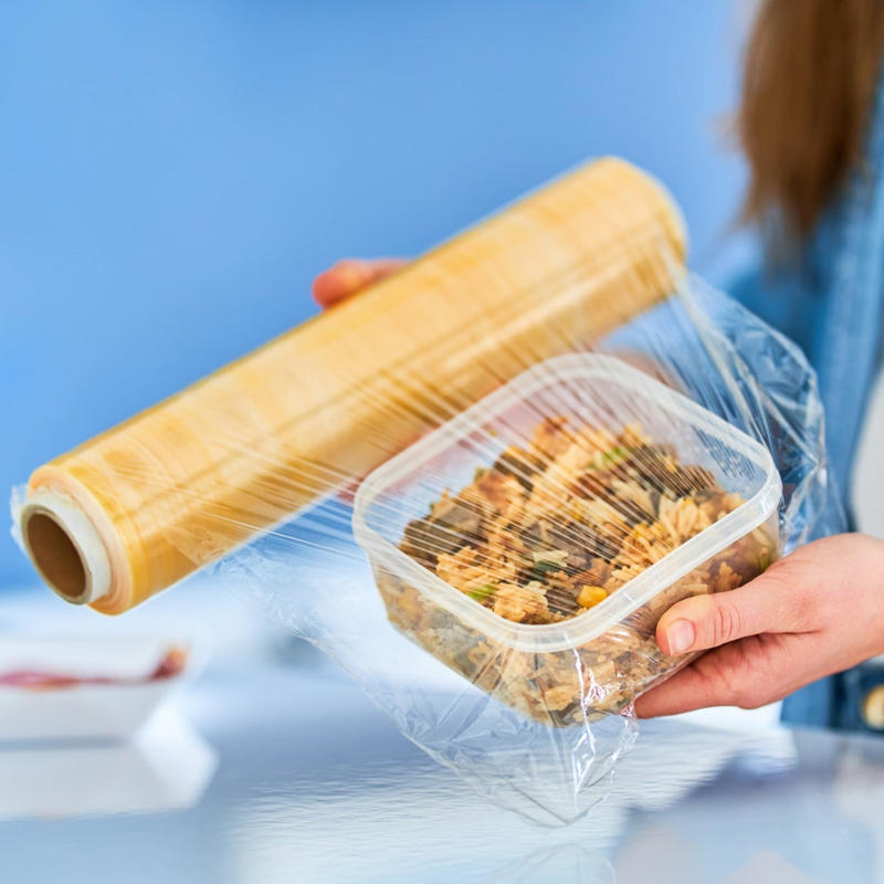 NGその1．油分の多い食品を直接包んで加熱する, NGその2．器にピンと張って食品用ラップをかける, NGその3．オーブントースターや電子レンジのオーブン調理に使用する, 食品用ラップのうっかりミスに気を付けよう