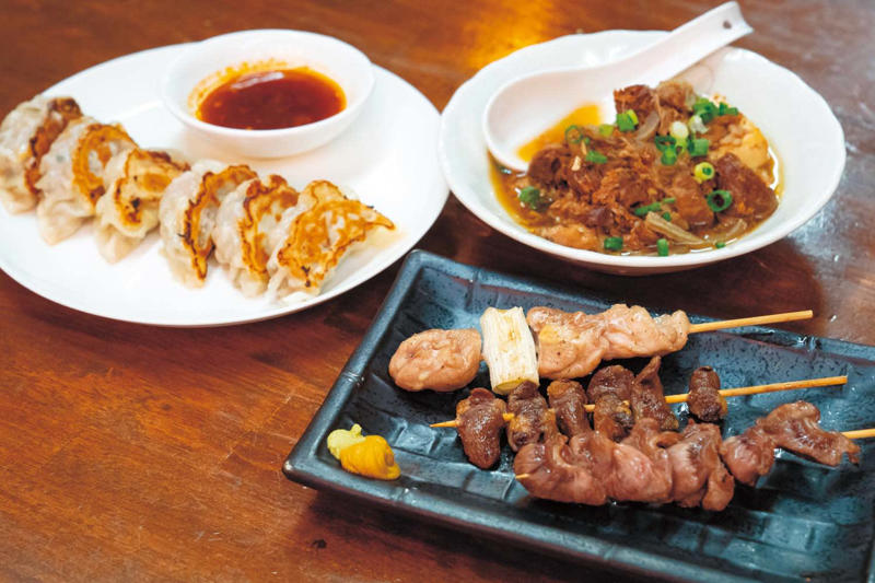 昼からほろ酔い！ガード下の炭焼き天国『もつ焼き 登運とん』, 『もつ焼き 登運とん』店舗詳細, 明朗会計だよみんな寄っといで！『まつ惣』, 『まつ惣』店舗詳細, 本場ドイツ直送の樽生ビールで“プハーッ！”『バーデンバーデン』, 『バーデンバーデン』店舗詳細