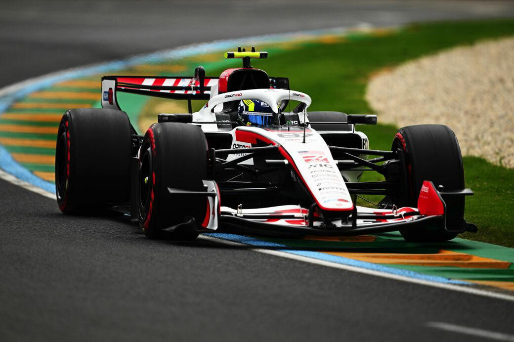 新しいレギュレーションで、序列がリセットされたF1, 第2戦中国が終わってから、レギュレーションが調整される, 今後、レギュレーションの調整が行われる可能性も, ハースが戦う中団勢は、最終的に0.3秒の戦いに, 実は、ダーティエアは昨年よりひどい, どうすれば、小松代表のように世界で戦えるのか, ベテランの苦労人オコンと、若手イケメンのベアマン, 一歩踏み出さないと、目の前にある機会にも気が付かない