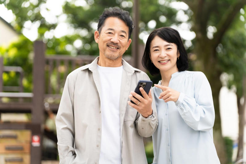 【60歳代・70歳代シニアの貯蓄額】ひとり暮らしの「平均と中央値」はいくら？, 60歳代・単身世帯の貯蓄事情, 70歳代・単身世帯の貯蓄事情, 【60歳代・70歳代シニアの貯蓄額】二人以上の「平均と中央値」はいくら？, 60歳代・二人以上世帯の貯蓄データ, 70歳代・二人以上世帯の貯蓄データ, 老後の「月の生活費」夫婦2人と一人暮らしのリアルな平均額とは？, 老後の「月の生活費」夫婦2人のリアルな平均額, 老後の「月の生活費」1人暮らしのリアルな平均額, 貯蓄上手な人・貯蓄下手な人の違いは？, 仕組みで貯蓄しているか、していないか, 定期的に新たな情報を取り入れて見直しているか、見直していないか, 逆算して計画を立てているか、立てていないか