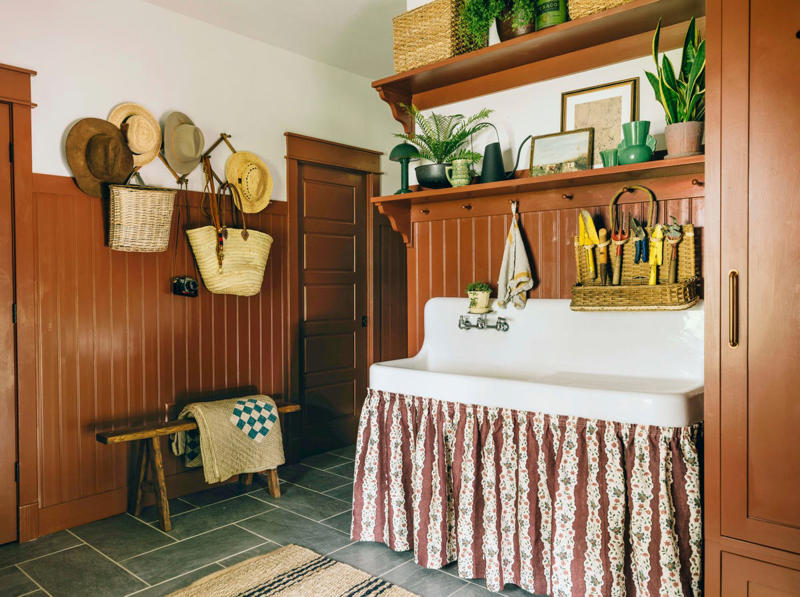 Character-Filled Walls, Family Time, Delft Touch, Handmade Heirlooms, Pretty Patterns, Restful Retreats, Horsing Around, Pretty Practicality, Outdoor Retreats