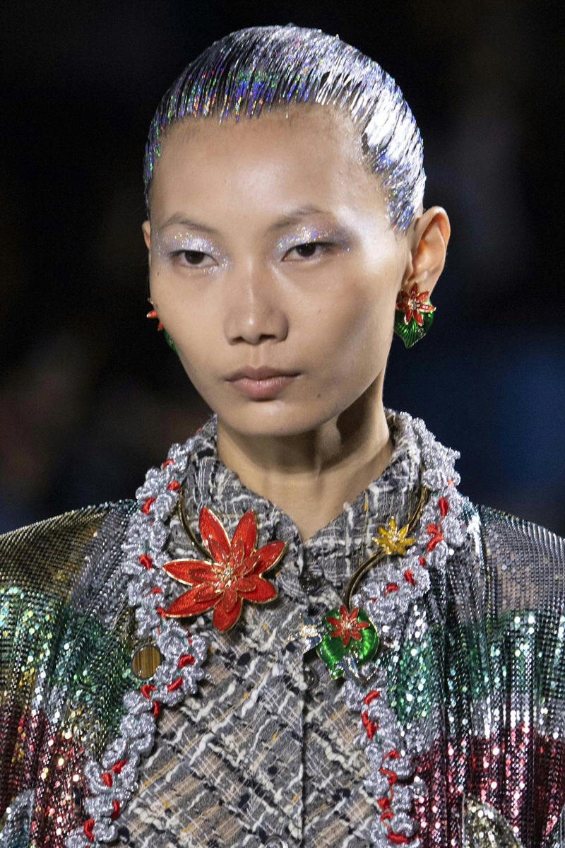 Miu Miu: ‘90s Headbands , Chanel: Chrome Accents , Victoria Beckham: After-Party Ponytails , Vivienne Westwood: All That Glitters , Schiaparelli: Lived In, But Elegant, Rabanne: Micro Liner, Chloé: Boho 2.0 , Dior: Jagged Lines , Tom Ford: Velvet Lips , Acne Studios: A Touch Of Green , Saint Laurent: ‘80s Glamour