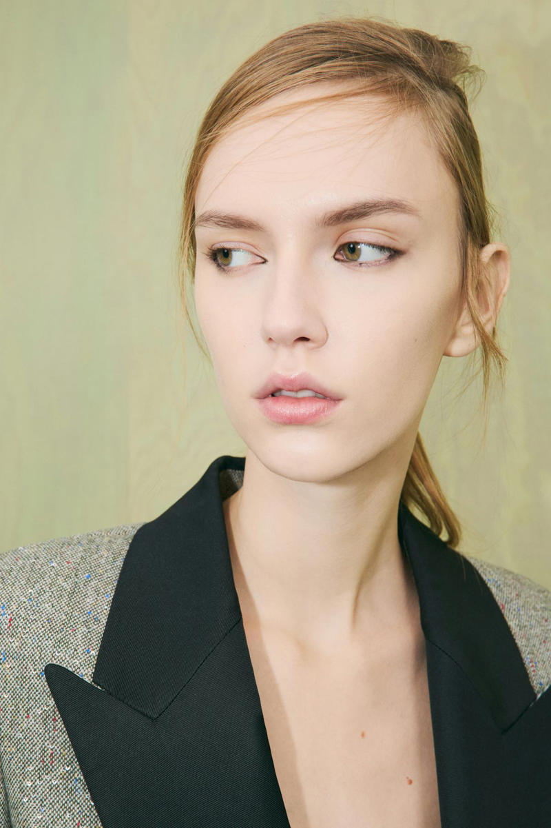 Miu Miu: ‘90s Headbands , Chanel: Chrome Accents , Victoria Beckham: After-Party Ponytails , Vivienne Westwood: All That Glitters , Schiaparelli: Lived In, But Elegant, Rabanne: Micro Liner, Chloé: Boho 2.0 , Dior: Jagged Lines , Tom Ford: Velvet Lips , Acne Studios: A Touch Of Green , Saint Laurent: ‘80s Glamour