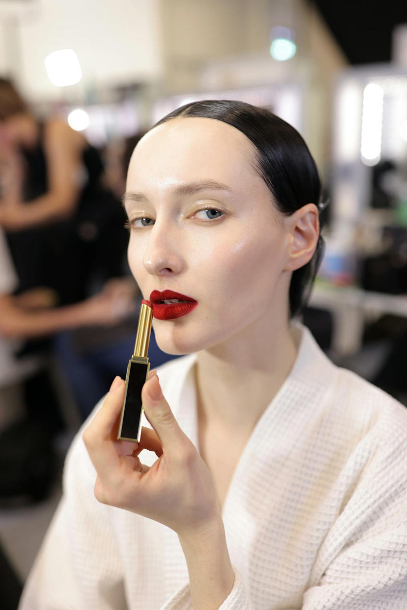 Miu Miu: ‘90s Headbands , Chanel: Chrome Accents , Victoria Beckham: After-Party Ponytails , Vivienne Westwood: All That Glitters , Schiaparelli: Lived In, But Elegant, Rabanne: Micro Liner, Chloé: Boho 2.0 , Dior: Jagged Lines , Tom Ford: Velvet Lips , Acne Studios: A Touch Of Green , Saint Laurent: ‘80s Glamour