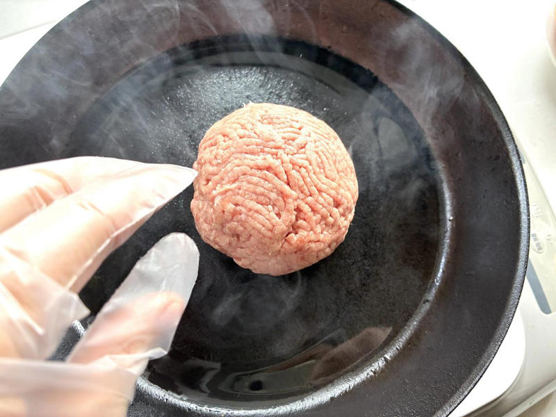 ずっしりとした重さが◎, パリッパリをほおばる幸せ, 噛みしめる幸せ！肉肉しいハンバーガーのパティもお任せ, コッペパンでパニーニ風のプレスホットサンド