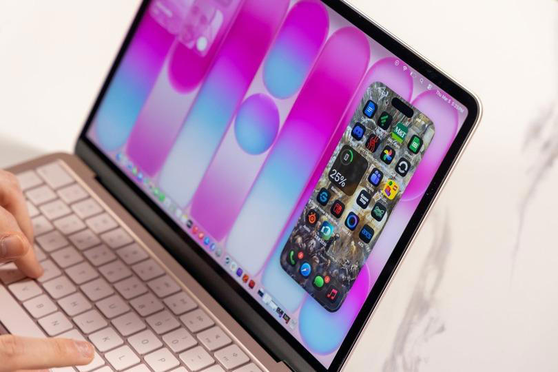 見て触るだけなら他のMacBookと同じ, Macユーザーには見慣れたスクリーン, サウンドも問題なし！, パフォーマンスは想定内, 実際の作業をしてみると…, 充電スピード…おそっ