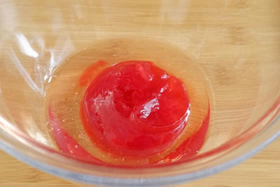 シンプルな材料で意外に簡単「生マシュマロ」作ってみた, ジャムとゼラチンを合わせて、ひたすらミキサーで泡立てる, しゅわっと溶ける不思議なおいしさ, 大きめのボウルがおすすめ, 贈り物にも、自分へのご褒美にも◎