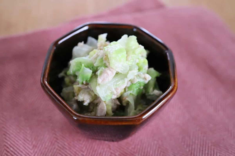 ゆで鶏とキャベツのごまマヨサラダ, キャベツとちくわの中華和え, キャベツとベーコンのレンチン煮, キャベツとツナの和風サラダ