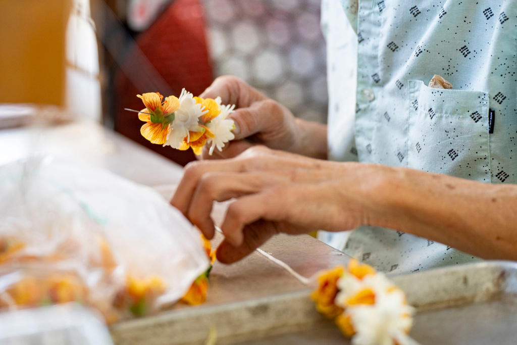 Lei are synonymous with Hawaii, An effort to regulate lei, There is a hierarchy to the flowers, Concerns about cost