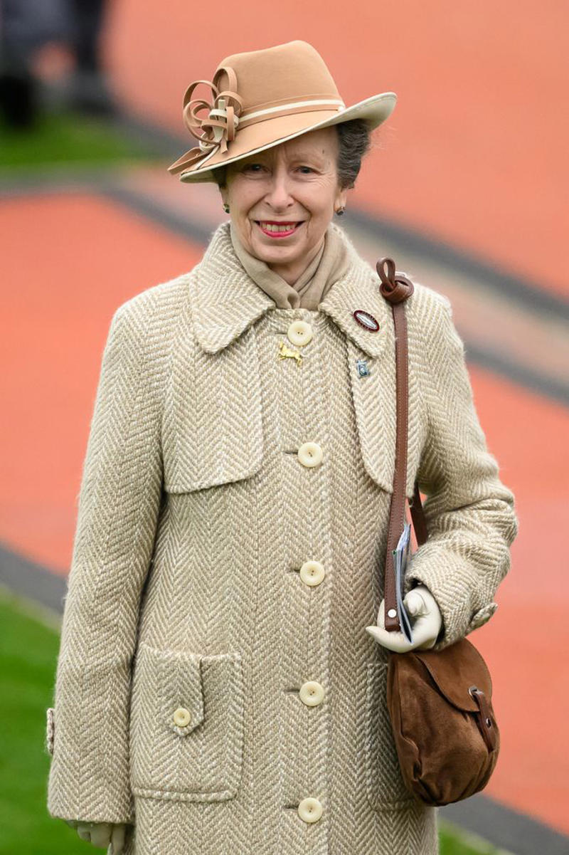 Style rules embraced at Cheltenham, Tweed and wool are key, A tailored turn, Relaxed yet respectful