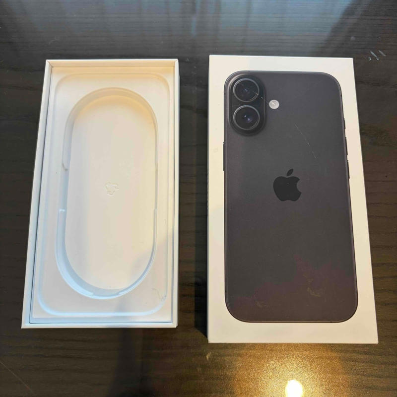 iPhoneの空ケース、使えるかも？, 空ケースがスマホスタンドに!?, 置き方や組み合わせ方で調整可能, ちょっと置きたいときに試してみては？