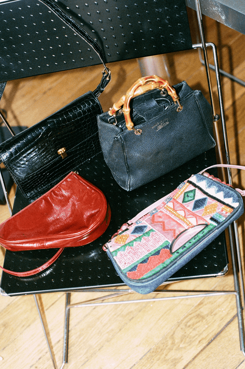 フォスティーヌ・ド・ロンゲイユ, Q. 最も幸せを感じる瞬間はいつ？, Q. 人生で最も大切にしていることは？, Q. 毎日を充実させるために実践していることは？, Q. あなたにとって“仕事”とは？, Q. あなたにとって“友人”とは？, Q. ファッションに対するこだわりは？, Q. 定番スタイルについて教えて！, Q. クオリティ・オブ・ライフを向上させるために、必要なモノ・コトを5つ教えて。, Q. 1日のタイムスケジュールは？, Q. 50代はどんな生き方をしていたい？