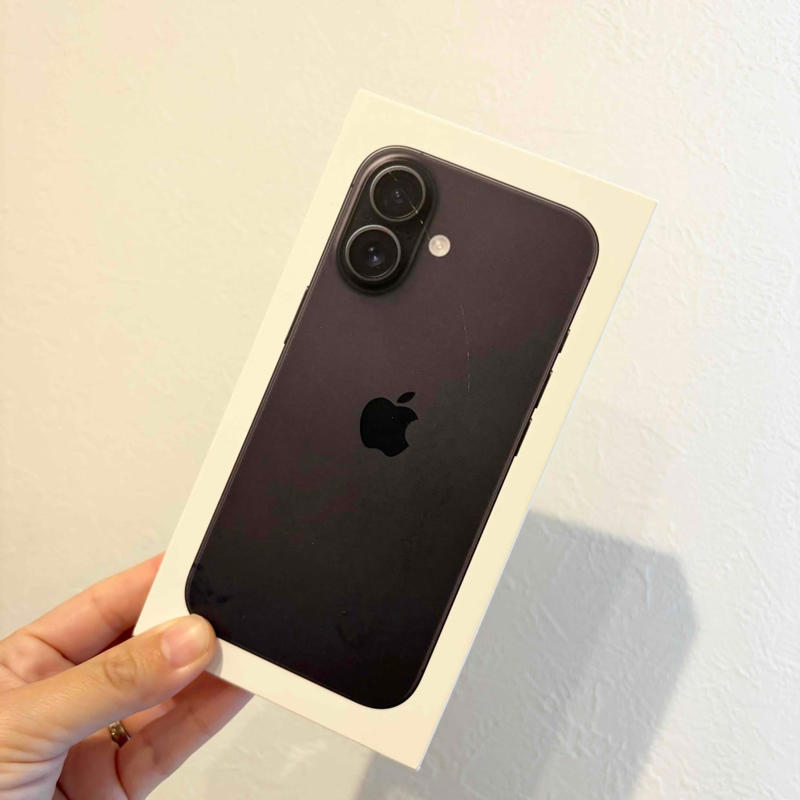 iPhoneの空ケース、使えるかも？, 空ケースがスマホスタンドに!?, 置き方や組み合わせ方で調整可能, ちょっと置きたいときに試してみては？