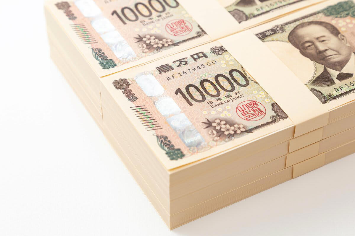 退職金の受け取り方に影響？65歳までの雇用確保が標準化する時代, 企業の動向：「再雇用」から「定年引上げ」への移行が加速, 自社の制度は？最新データで見る定年制の内訳, 退職金は「一時金」と「年金」どちらがお得？税金で変わる手取り額の比較, 一時金で受け取るメリット：税制優遇が大きい「退職所得控除」とは, 年金形式で受け取る場合の注意点：「雑所得」として他の所得と合算, 2026年1月から適用！退職金とiDeCoの受け取りに関する新ルール解説, パターン1：iDeCoを先に一時金で受け取る場合の「10年ルール」, パターン2：会社の退職金を先に受け取る場合の「19年ルール」, 選択肢3：税負担を軽減する「一時金と年金の併用」という方法, 変化する退職金制度を理解し、手取り額の最大化を目指そう