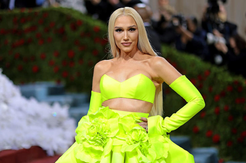 Because of her age The Gwen Stefani miracle, Her son Apollo, I wanted another baby, but..., The prayers of one of her children, Not in ideal conditions, Because of her age, What her eldest son told her, Apology to her son, Her eldest son prayed for her every night, 'Please, God, let my mom have a baby', The miracle happened, Her three children, Married to Blake Shelton, A strong family, Life on a farm, Happy in the countryside