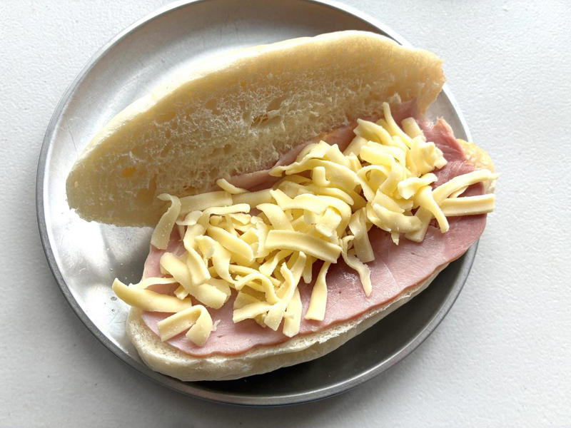 ずっしりとした重さが◎, パリッパリをほおばる幸せ, 噛みしめる幸せ！肉肉しいハンバーガーのパティもお任せ, コッペパンでパニーニ風のプレスホットサンド
