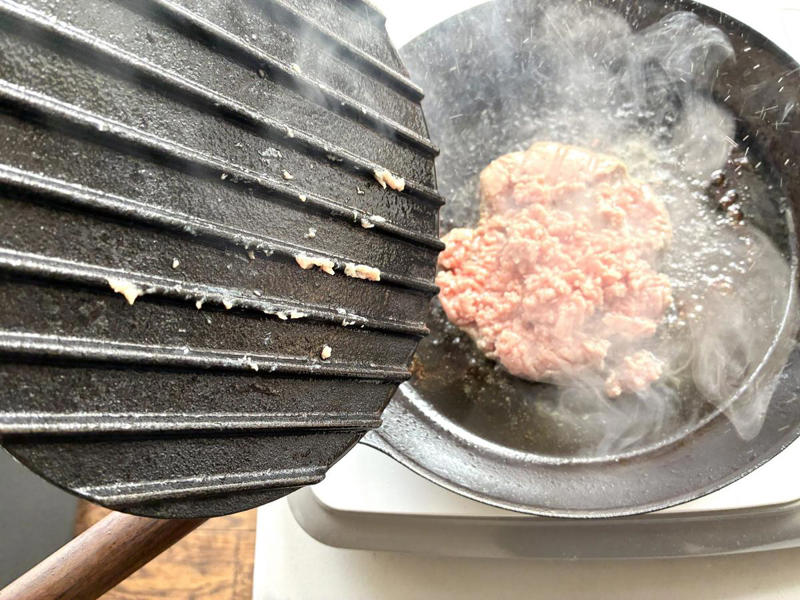 ずっしりとした重さが◎, パリッパリをほおばる幸せ, 噛みしめる幸せ！肉肉しいハンバーガーのパティもお任せ, コッペパンでパニーニ風のプレスホットサンド