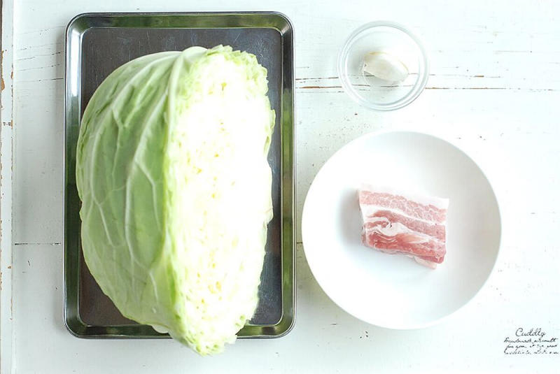 伝説の肉野菜炒めを作るのにかかる時間, 伝説の肉野菜炒めのカロリー, 春キャベツの特徴, 春キャベツを大量消費！コウケンテツさんの「伝説の肉野菜炒め」レシピ, 伝説の肉野菜炒めの材料（2人分）, 伝説の肉野菜炒めの作り方