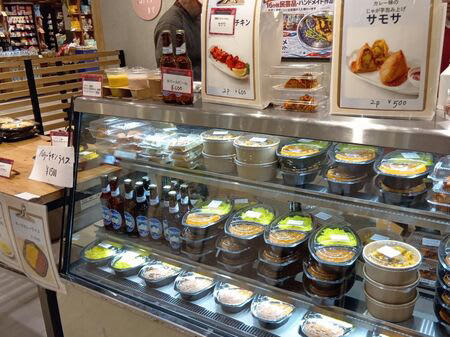 ■そんな中で、ネパール館の料理も気になっていたんです。, ■こちらは、関西万博で見かけたネパール料理の案内ポスターです！, ■好奇心のそそる食べ物がたくさんで、見ているだけで楽しい気分になれましたね～！, ■こちらの画像は、アフター万博でネパール料理が楽しめる、大阪マルイの入口すぐにあるお店の様子です。 入口を入ったらすぐなので、迷わず見つけられますよ, ■各国のグルメの方は地下1階で出店しており、ネパール料理などは 3月19日まで楽しむことができます！, ■やっと食べられた『ビリヤニ』ですが、とっても食べやすい味付けで、私の口に合いました, ■こちらのお店気に入ったので、名刺の裏のお店にも行ってみたくなりました～！