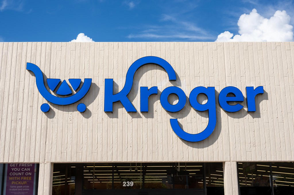 Undeclared Allergen Recalls Raise Health Concerns, Salmonella Risk Prompts Multiple Food Recalls, Glass Contamination Triggers Widespread Recall, Non‑Food Products Also Affected, What Customers Should Do